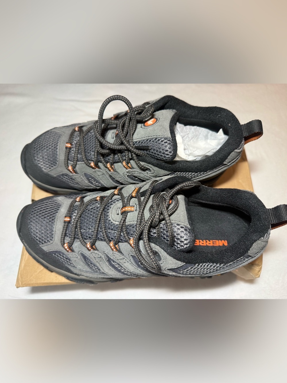 New Men’s Merrell MOAB 2 Waterproof Shoes. 9.5